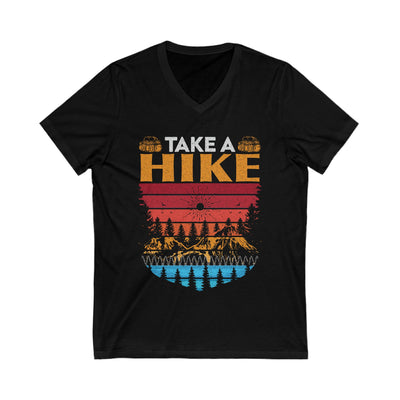 Abenteuerbereites V-Ausschnitt-T-Shirt – Perfekt für Wanderer, Outdoor-Liebhaber, Camping, Geschenk für Naturliebhaber, Unisex-T-Shirt, „Take a Hike“-Design