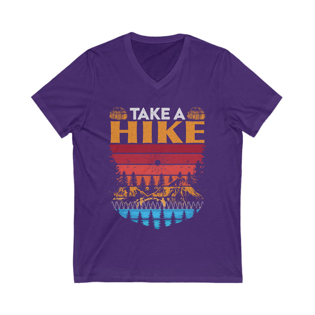 Abenteuerbereites V-Ausschnitt-T-Shirt – Perfekt für Wanderer, Outdoor-Liebhaber, Camping, Geschenk für Naturliebhaber, Unisex-T-Shirt, „Take a Hike“-Design